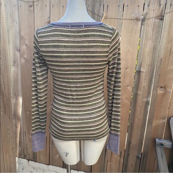 We the free metallic thread striped long sleeve lightweight top size medium - Picture 4 of 10